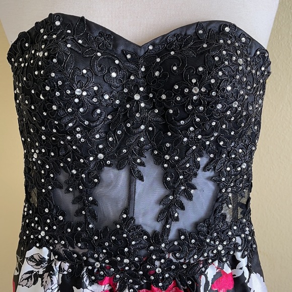 Blondie Nites by Stacy Sklar Prom Dress Size 1 - Picture 7 of 17